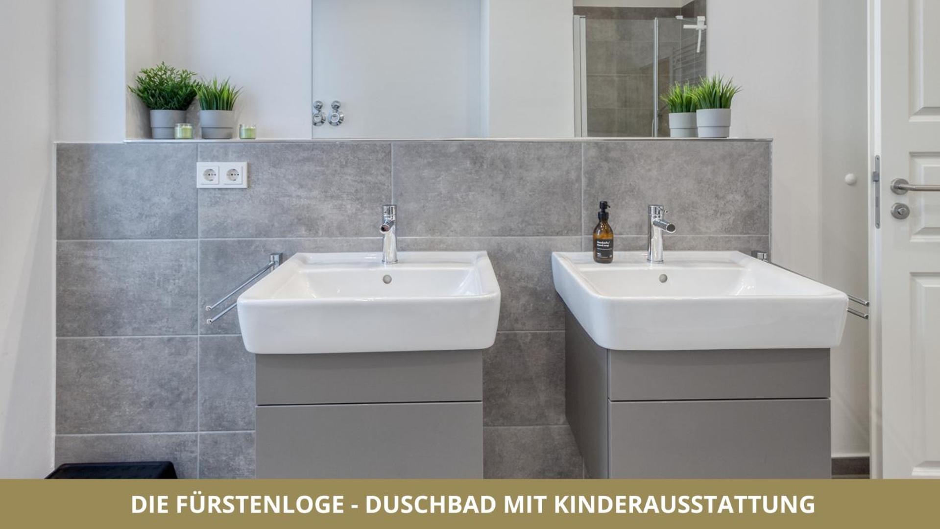 Neu Fewo Fuerstenloge 1-6 Pers Hinter Dem Markgraeflichen Opernhaus - 2 Schlafzimmer Mit Boxspringbetten 4 Einzel Oder 2 Doppelbetten, Balkon Und Einbaukueche, Barrierearm Bayreuth Exterior foto